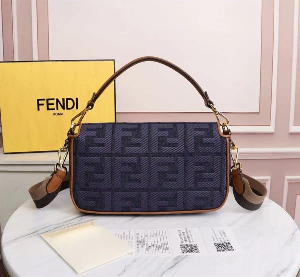 送料込フェンディ ミディ 偽物 バゲット FFファブリック バッグ fez73072 - 画像 (3)