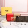 【日本未発売】フェンディ バゲット コピー レッド＆ベージュ スエード／レザー バッグ fer33299 - 画像 (3)