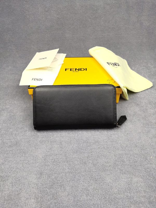 超希少！フェンディ スーパーコピー カスタマイズ ジップアラウンド長財布 革 ブラック 7M0210ADM8F0R2A - 画像 (2)