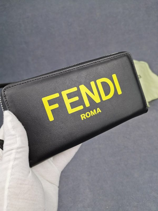 超希少！フェンディ スーパーコピー カスタマイズ ジップアラウンド長財布 革 ブラック 7M0210ADM8F0R2A - 画像 (3)