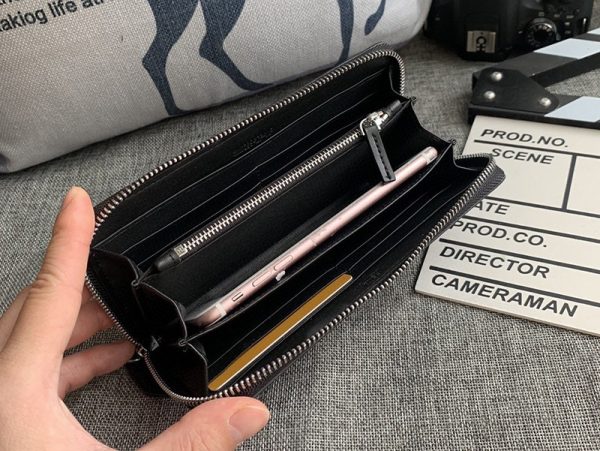 累積売上総額第１位！フェンディ コピー ラムレザー ピーカブー ロゴ カード ジッパーウォレット カスタマイズ feg58318 - 画像 (9)