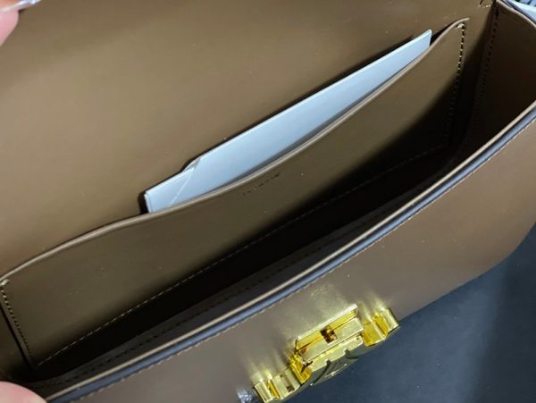 日本未入荷【セリーヌ ショルダーバッグ 偽物】トリオンフ ショルダーバッグ 茶色 Ces06930 - 画像 (8)