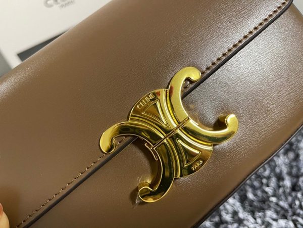 日本未入荷【セリーヌ ショルダーバッグ 偽物】トリオンフ ショルダーバッグ 茶色 Ces06930 - 画像 (9)