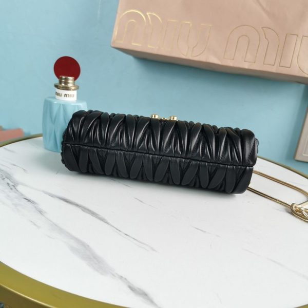 【日本未発売】ミュウミュウ マテラッセナッパ コピー*ショルダーバッグ mys82445 - 画像 (4)