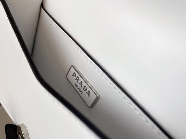 大人気!!新色 プラダレザーショルダーバッグ 【追跡付】 pum25599 - 画像 (9)