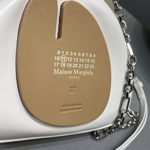 人気No1メゾンマルジェラ 偽物 足袋タビ フレームバッグ レザー がま口 Mam67574 - 画像 (5)