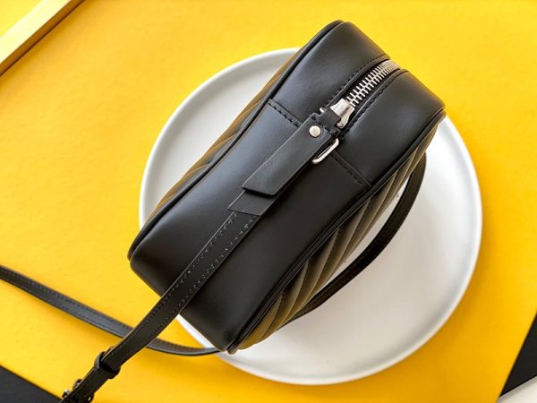 《大人気》サンローラン ショルダーバッグ コピー☆ルー キルティングレザー カメラバッグ Sak48634 - 画像 (4)