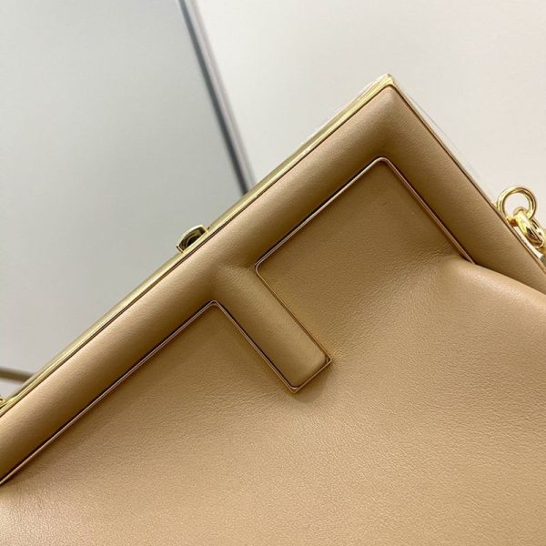 目を惹くカラーフェンディ ファースト コピー レザー バッグ fer55501 - 画像 (3)