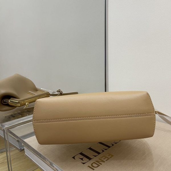 目を惹くカラーフェンディ ファースト コピー レザー バッグ fer55501 - 画像 (8)