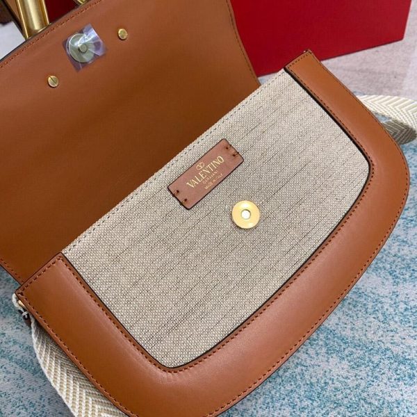 人気ヴァレンティノ ショルダーバッグ 偽物 VEE レザー クロスボディバッグ Vui86717 - 画像 (8)