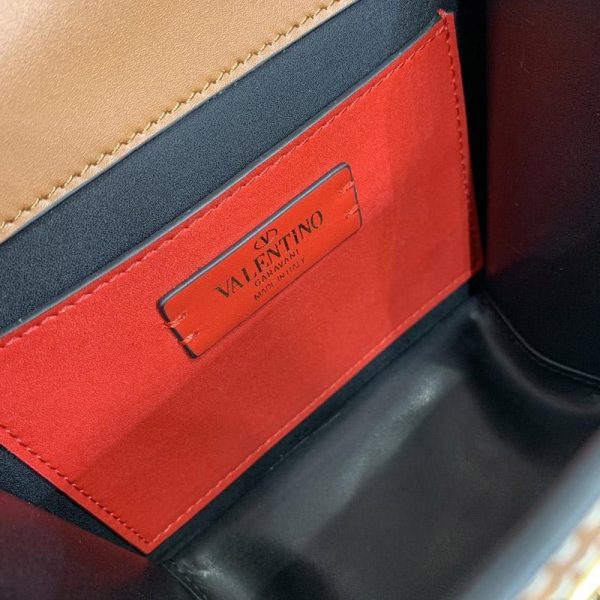 希少色 ヴァレンティノ ショルダーバッグ コピー VEE レザー クロスボディバッグ Vug58025 - 画像 (8)
