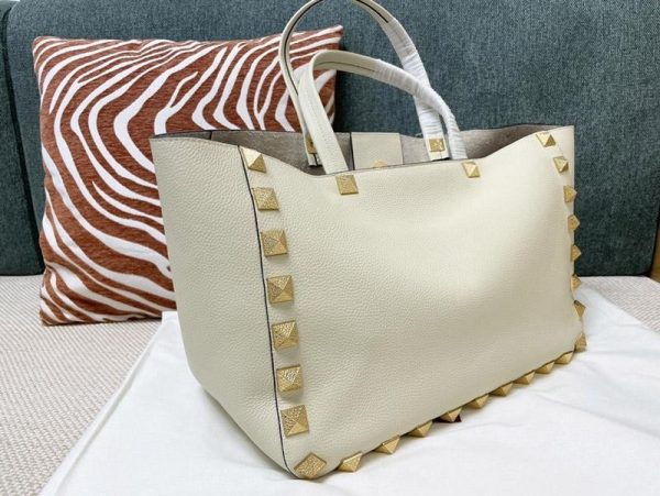 入手困難品！ヴァレンティノ トートバッグ コピーN級品 レザー Vul95299 - 画像 (2)
