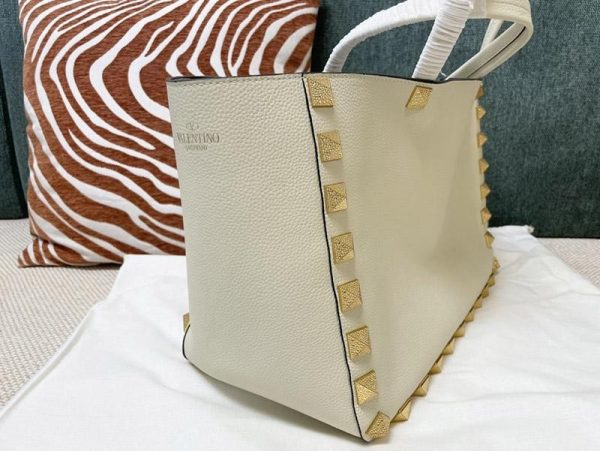 入手困難品！ヴァレンティノ トートバッグ コピーN級品 レザー Vul95299 - 画像 (3)