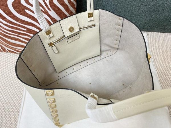 入手困難品！ヴァレンティノ トートバッグ コピーN級品 レザー Vul95299 - 画像 (6)