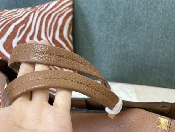 ギフトに最適♪ヴァレンティノ トートバッグ 偽物 レザー Vua26680 - 画像 (5)