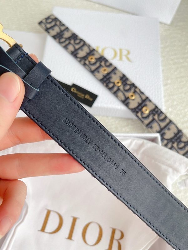 超話題!ディオール ベルト コピー 30 montaigne リバーシブル 30mm dek80620 - 画像 (5)