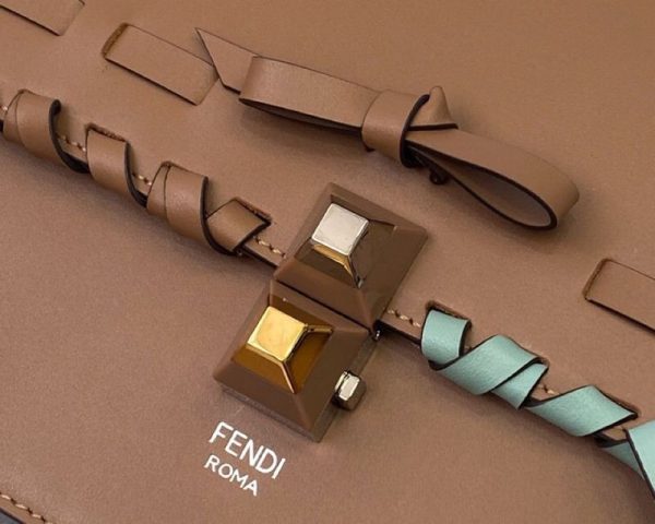 超話題!フェンディ KANI 偽物 ショルダーバッグ ミニバッグ fec14087 - 画像 (5)