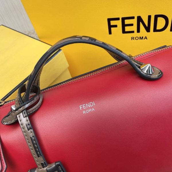 ☆超人気☆フェンディ バイ ザ ウェイ 偽物 ミディアム レザー ボストンバッグ fec62546 - 画像 (5)