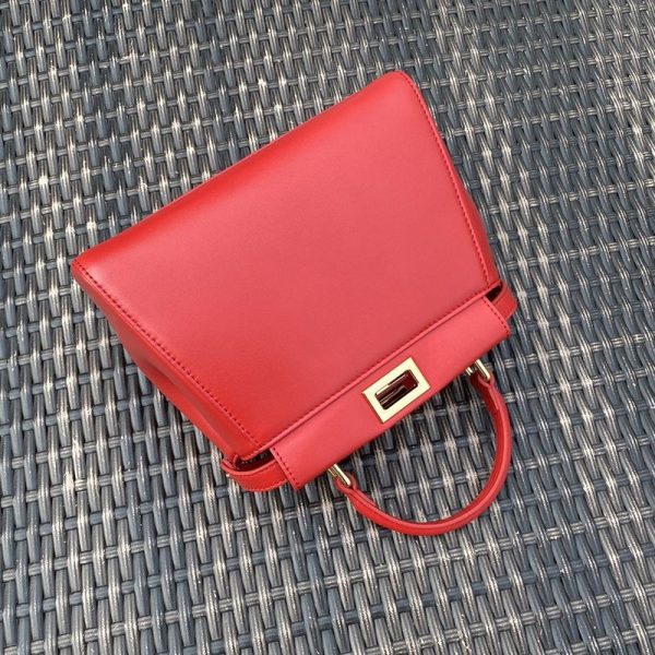 【日本未発売】フェンディ 偽物 ピーカブー ミニ レザー バッグ fez52096 - 画像 (5)