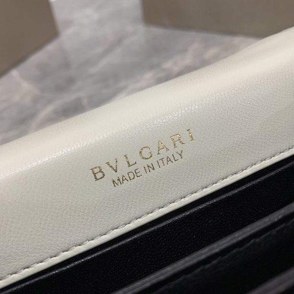 人気急上昇【ブルガリ】新色! SERPENTI FOREVER 白 ナッパ ハンドバッグ 偽物 Buj11725 - 画像 (8)