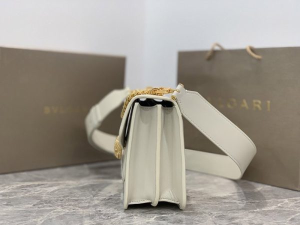 送料込【ブルガリ】新色! SERPENTI FOREVER 白 ナッパ ハンドバッグ Buy87368 - 画像 (2)