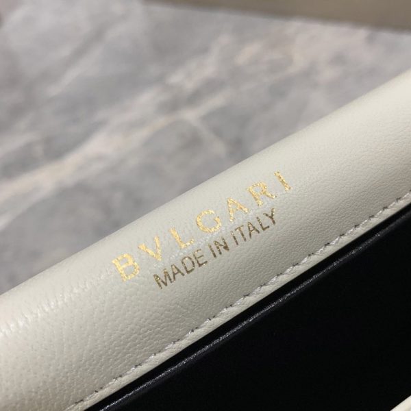 送料込【ブルガリ】新色! SERPENTI FOREVER 白 ナッパ ハンドバッグ Buy87368 - 画像 (8)