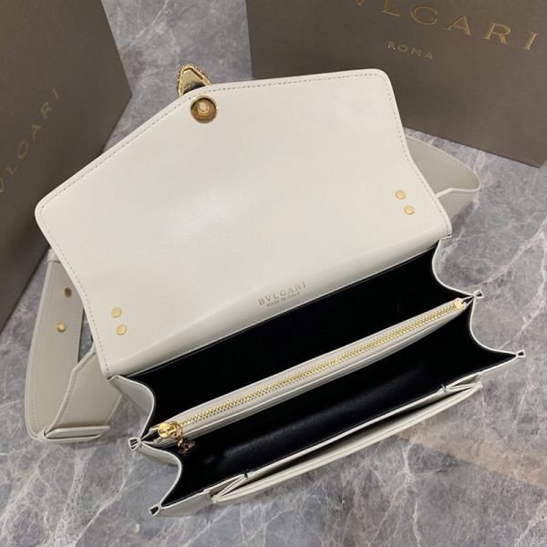 送料込【ブルガリ】新色! SERPENTI FOREVER 白 ナッパ ハンドバッグ Buy87368 - 画像 (9)