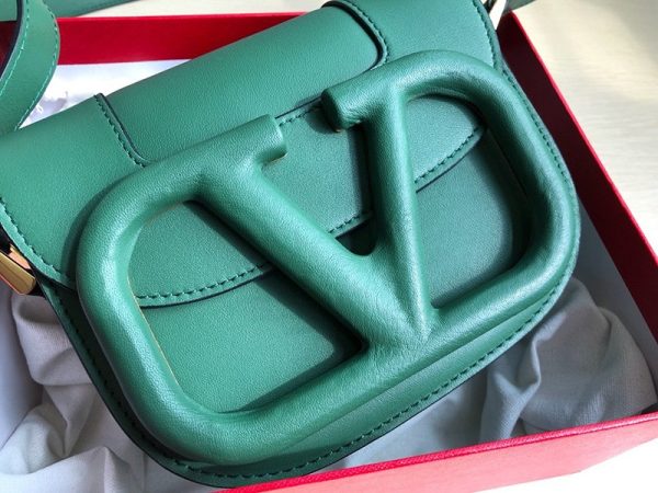 日本未入荷ヴァレンティノ ショルダーバッグ 偽物 Vロゴ SUPERVEE レザー クロスボディバッグ Vug17349 - 画像 (6)