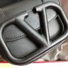 《大人気》ヴァレンティノ ショルダーバッグ 偽物 Vロゴ SUPERVEE レザー クロスボディバッグ Vuf83363 - 画像 (6)
