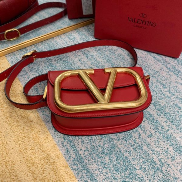 人気急上昇ヴァレンティノ ショルダーバッグ 偽物 Vロゴ SUPERVEE レザー クロスボディバッグ Vut43902 - 画像 (9)