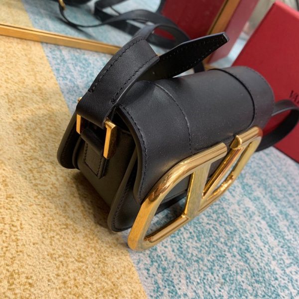 送料込ヴァレンティノ ショルダーバッグ 偽物 Vロゴ SUPERVEE レザー クロスボディバッグ Vuh72748 - 画像 (3)