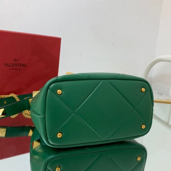 ＊関税込み ヴァレンティノ ハンドバッグ コピー ROMAN STUD QUILTED Vuu09871 - 画像 (8)