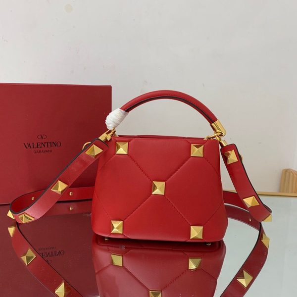 《大人気》ヴァレンティノ ハンドバッグ 偽物 ROMAN STUD QUILTED Vuj81781 - 画像 (2)