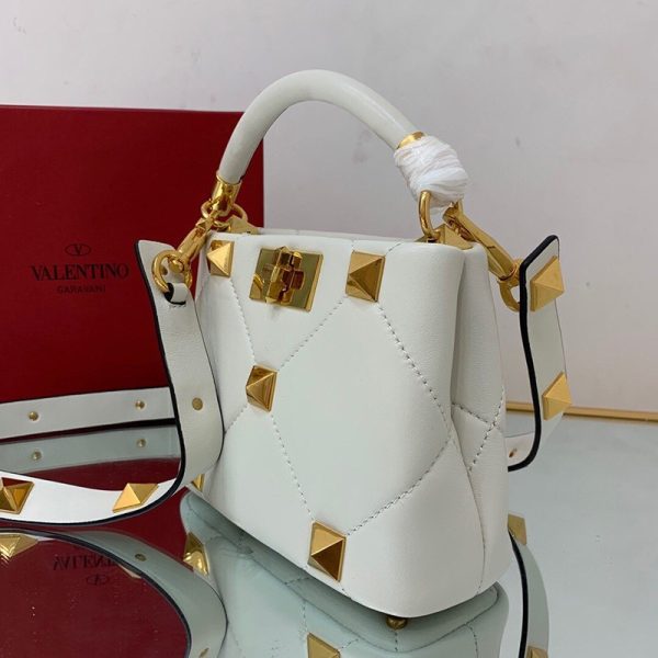 ★日本!!人気！ヴァレンティノ ハンドバッグ 偽物 ROMAN STUD QUILTED Vuz59113 - 画像 (4)