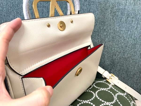 【日本未発売】【ヴァレンティノ ハンドバッグ コピー】ROCKSTUD ALCOVE Vul31375 - 画像 (3)