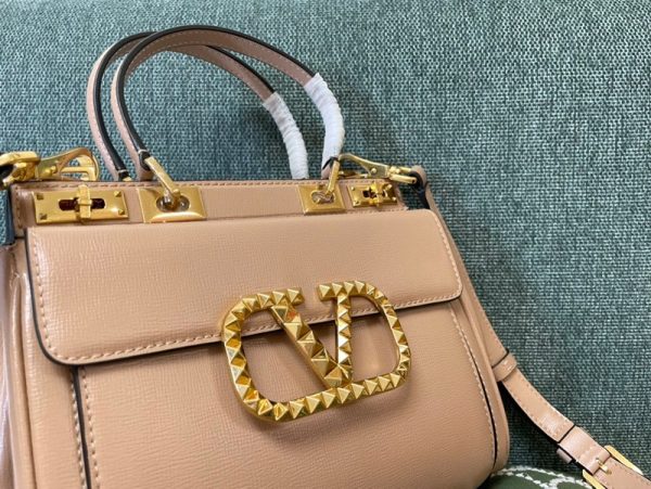 ★日本!!人気！【ヴァレンティノ ハンドバッグ コピー】ROCKSTUD ALCOVE Vuy82117 - 画像 (2)