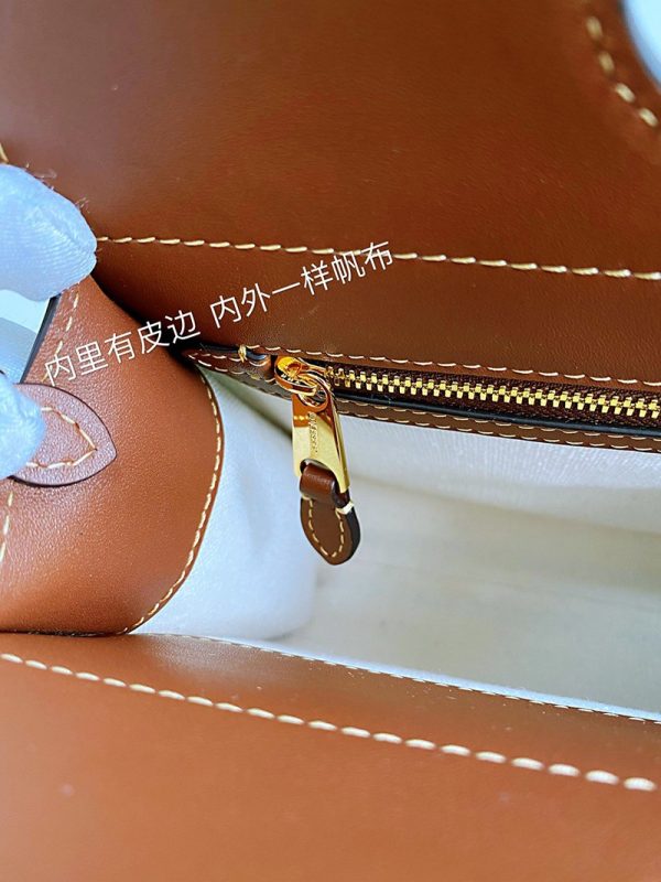 可愛い【バーバリー ポケットバッグ 偽物】ミニ ツートン キャンバス＆レザー Bad57635 - 画像 (8)