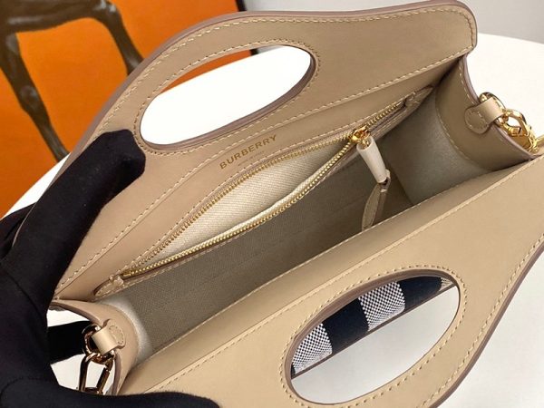 争奪戦【バーバリー ポケットバッグ 偽物】ミニ ツートン キャンバス＆レザー Bab59046 - 画像 (9)