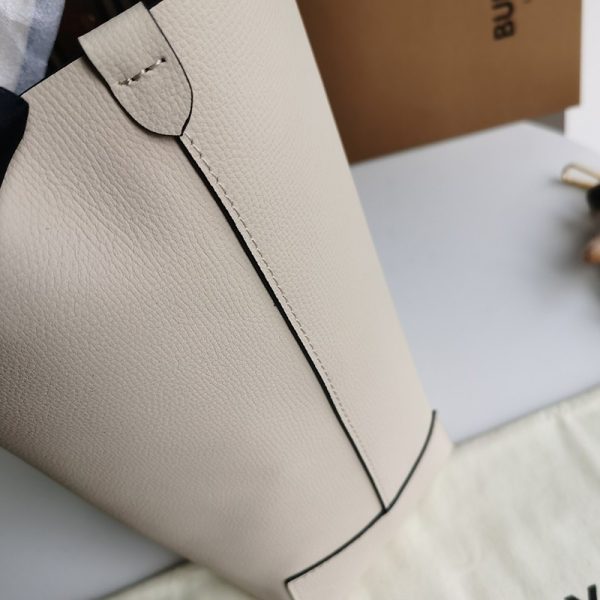 ★日本!!人気！バーバリー トートバッグ スーパーコピー SM TOTE Bab64289 - 画像 (6)