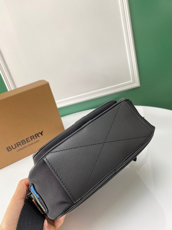 超話題!【バーバリー ショルダーバッグ 偽物】ホースフェリー キャンバス Bai36303 - 画像 (7)
