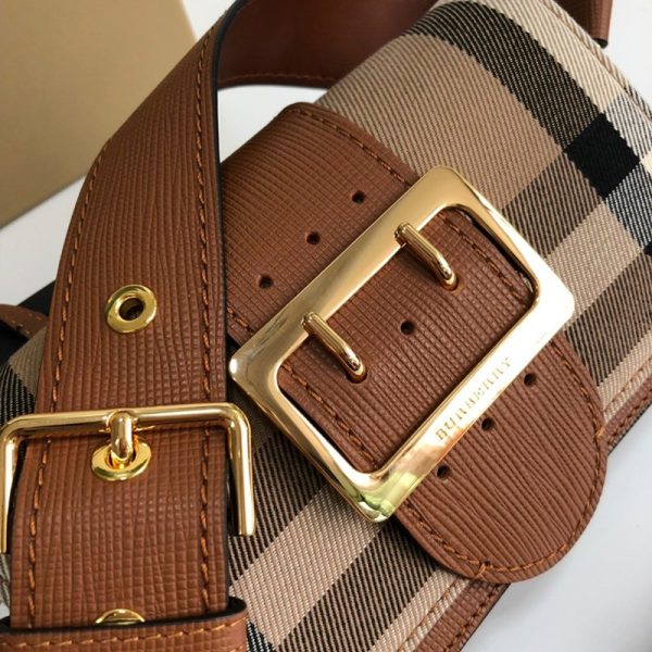 日本未入荷【バーバリー ショルダーバッグ 偽物】クロスボディ ZIP&バックル Baw86557 - 画像 (5)