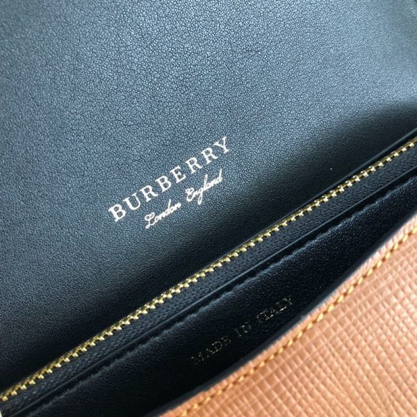 日本未入荷【バーバリー ショルダーバッグ 偽物】クロスボディ ZIP&バックル Baw86557 - 画像 (9)