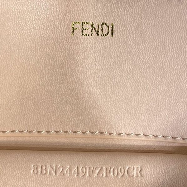 超希少！フェンディ コピー ピーカブー アイシーユー ミディアム フルグレインレザー バッグ feg41059 - 画像 (9)