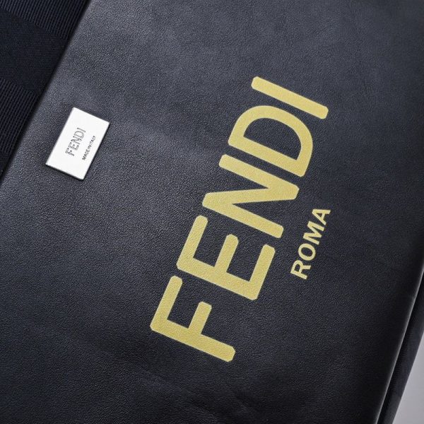 ☆超人気☆フェンディ エッセンシャル バックパック 偽物 ブラックナイロン バックパック fep84052 - 画像 (4)