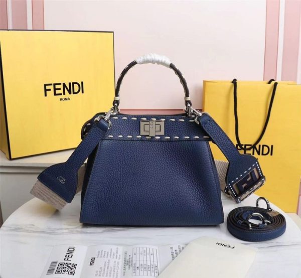 入手困難フェンディ 偽物 ピーカブー ミニ フルグレインレザー バッグ feq31832 - 画像 (2)