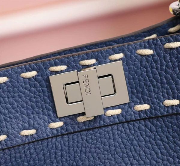 入手困難フェンディ 偽物 ピーカブー ミニ フルグレインレザー バッグ feq31832 - 画像 (7)