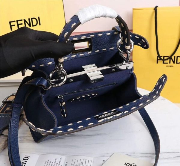 入手困難フェンディ 偽物 ピーカブー ミニ フルグレインレザー バッグ feq31832 - 画像 (9)