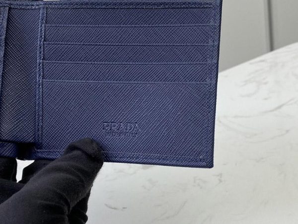 21-22AW ギフトに最適♪ プラダ レザー折りたたみ財布 pux37718 - 画像 (7)