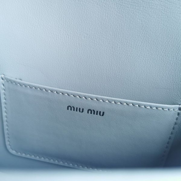 ☆超人気☆ミュウミュウ コピー キルティングナッパレザーのミニバッグ mye25902 - 画像 (7)