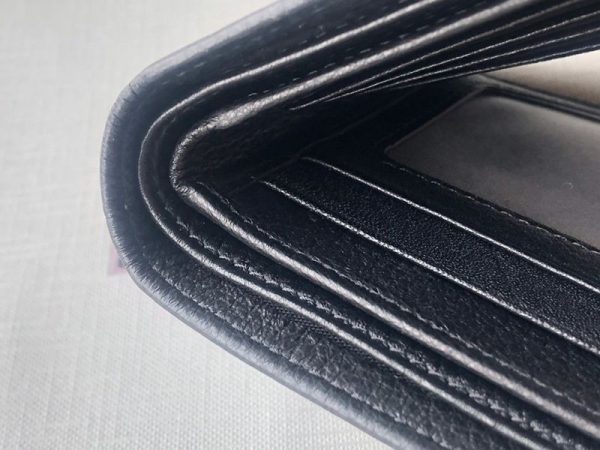 累積売上総額第１位！バレンシアガ 財布 偽物ロゴ レザー マネークリップ付き 二つ折り財布 黒 5943151IZI31090 - 画像 (7)